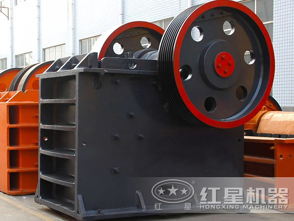 復擺式顎式破碎機圖片