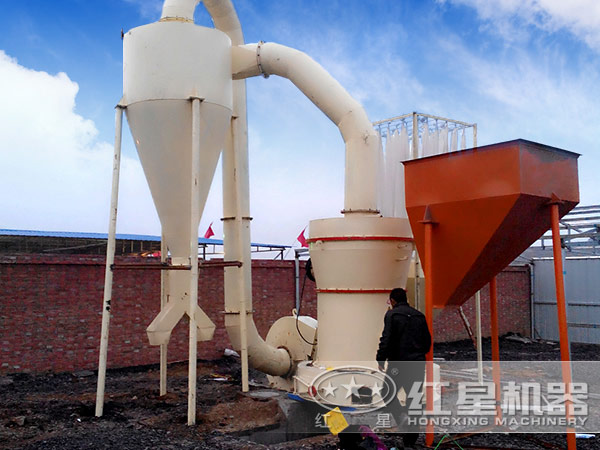 磨粉生產(chǎn)現(xiàn)場圖 磨粉生產(chǎn)現(xiàn)場圖