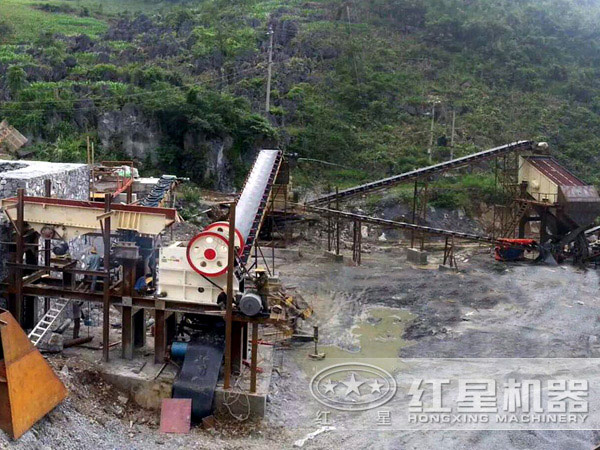 砂石骨料生產(chǎn)現(xiàn)場圖 砂石骨料生產(chǎn)現(xiàn)場圖