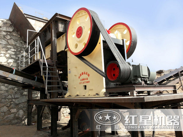 磁鐵礦顎式破碎機(jī)現(xiàn)場圖