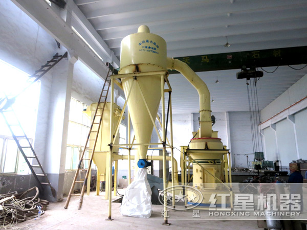 HGM磨粉機生產現(xiàn)場 HGM磨粉機生產現(xiàn)場