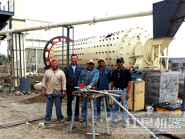 每小時(shí)6-8噸400目陶瓷球磨機(jī)用戶生產(chǎn)現(xiàn)場