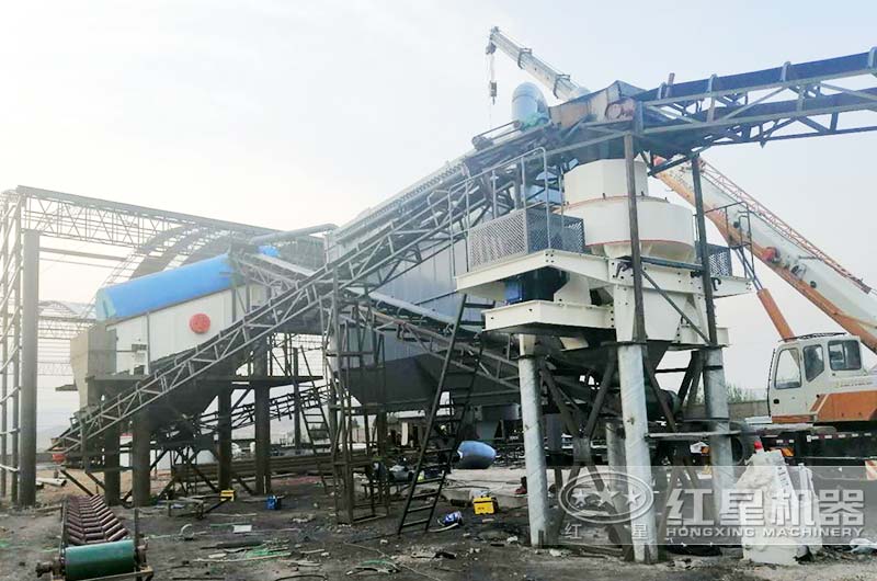 日產(chǎn)2000噸制砂機生產(chǎn)現(xiàn)場 日產(chǎn)2000噸制砂機生產(chǎn)現(xiàn)場