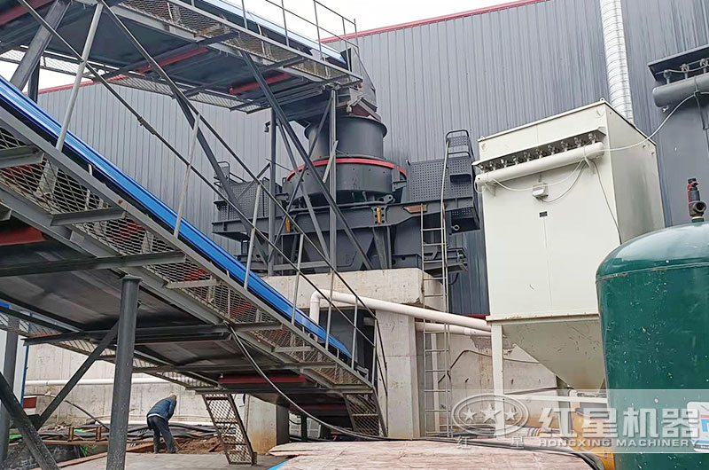 沖擊式破碎機作業(yè)現(xiàn)場實拍 沖擊式破碎機作業(yè)現(xiàn)場實拍