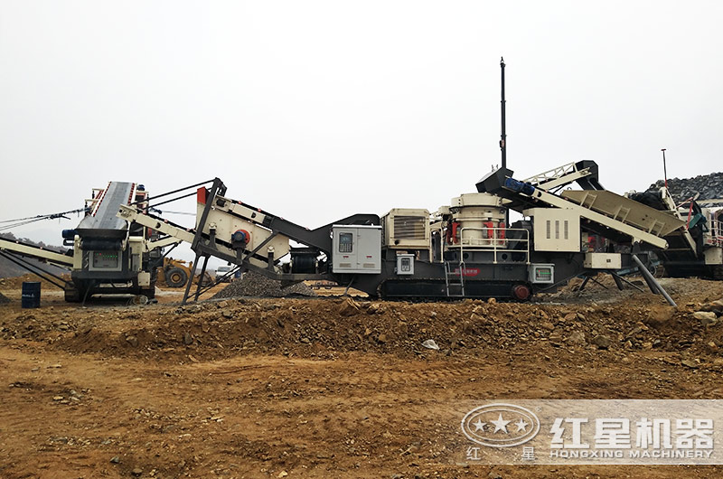 河南一碎石場使用移動破碎機加工現(xiàn)場 河南一碎石場使用移動破碎機加工現(xiàn)場