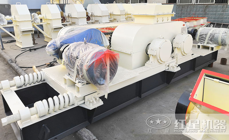 對(duì)輥機(jī)現(xiàn)場(chǎng)實(shí)拍圖 對(duì)輥機(jī)現(xiàn)場(chǎng)實(shí)拍圖