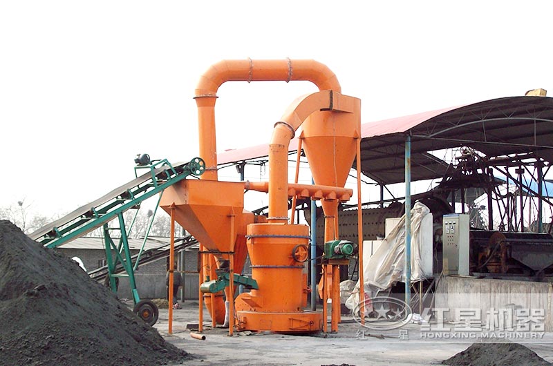 活性炭磨粉機作業(yè)現(xiàn)場 活性炭磨粉機作業(yè)現(xiàn)場