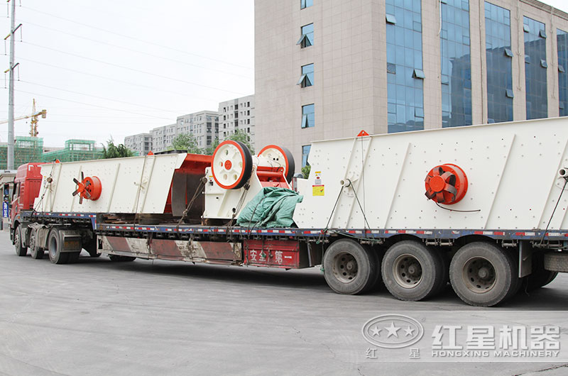 紅星鄂破機(jī)整套設(shè)備裝車發(fā)貨中 紅星鄂破機(jī)整套設(shè)備裝車發(fā)貨中