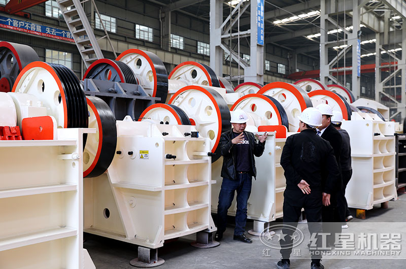 客戶來(lái)廠參觀選購(gòu)機(jī)器設(shè)備 客戶來(lái)廠參觀選購(gòu)機(jī)器設(shè)備