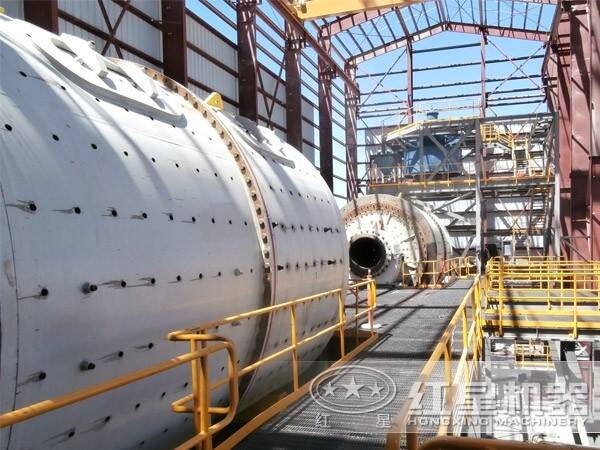 水泥生產(chǎn)設(shè)備現(xiàn)場(chǎng)