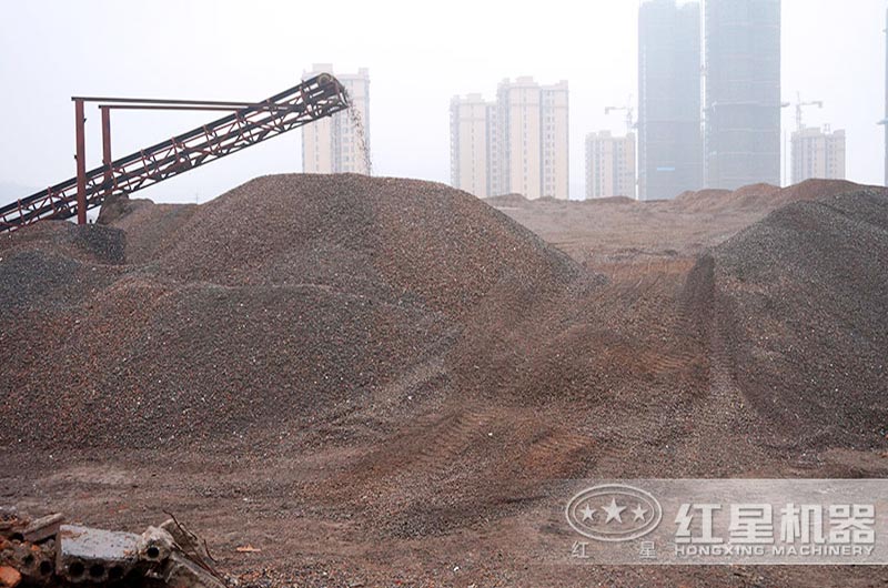 細(xì)碎破碎機作業(yè)現(xiàn)場 細(xì)碎破碎機作業(yè)現(xiàn)場