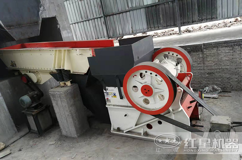 顎式破碎機(jī)處理現(xiàn)場 顎式破碎機(jī)處理現(xiàn)場