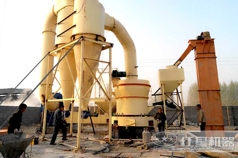 白云石磨粉生產(chǎn)現(xiàn)場實拍圖 白云石磨粉生產(chǎn)現(xiàn)場實拍圖