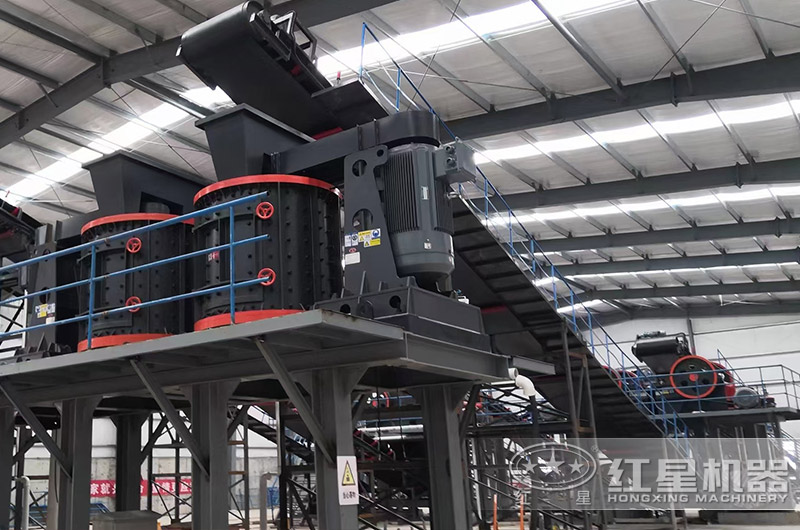 復(fù)合式破碎機(jī)現(xiàn)場(chǎng) 復(fù)合式破碎機(jī)現(xiàn)場(chǎng)