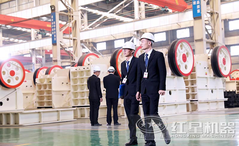 專(zhuān)業(yè)工程師為用戶選擇破碎機(jī)型號(hào) 專(zhuān)業(yè)工程師為用戶選擇破碎機(jī)型號(hào)