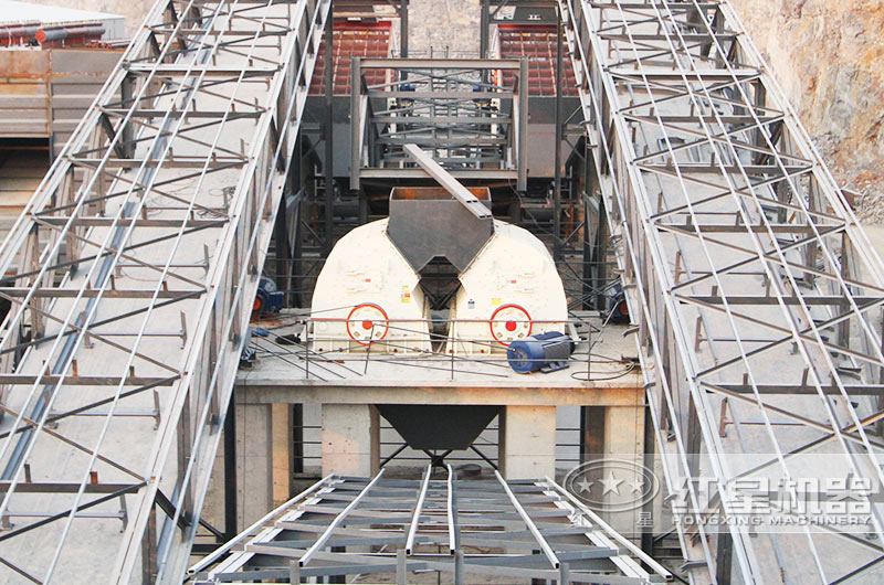 重型錘式破碎機作業(yè)現(xiàn)場