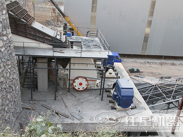 重錘式破碎機(jī)用戶現(xiàn)場(chǎng)實(shí)拍圖