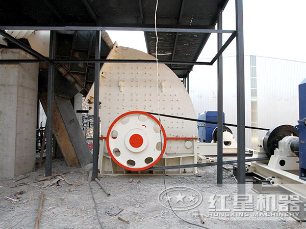 小型爐渣重型錘式破碎機(jī)浙江用戶現(xiàn)場(chǎng)