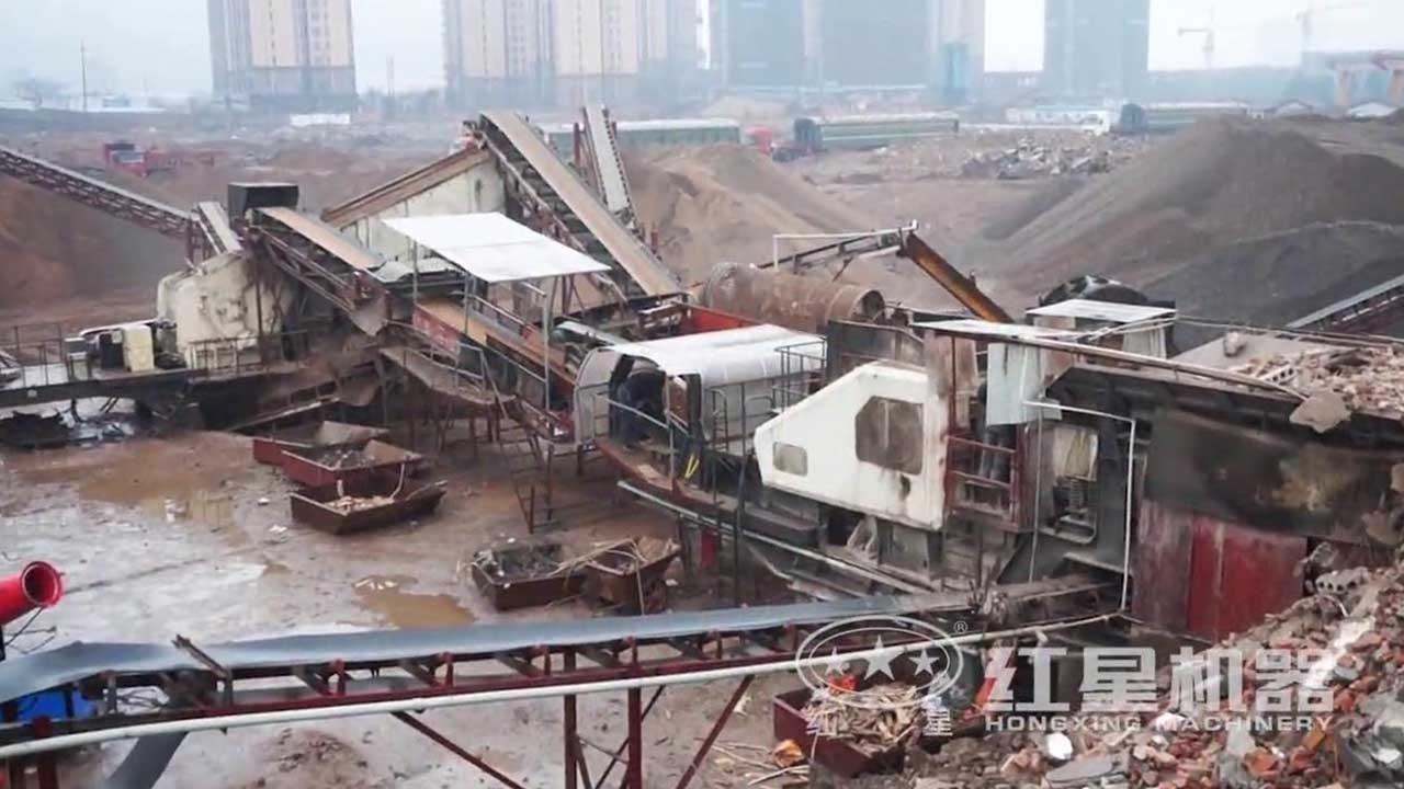 移動式建筑垃圾破碎機(jī)作業(yè)視頻-湖南客戶現(xiàn)場