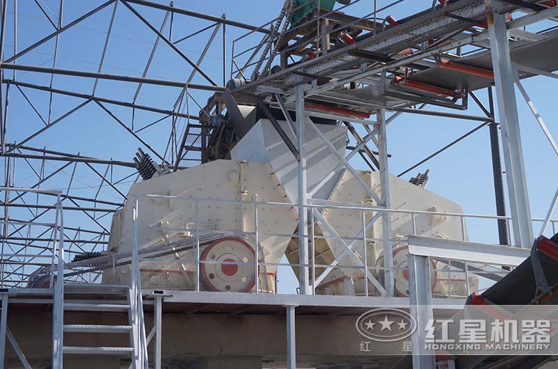 反擊式破碎機(jī)實拍圖