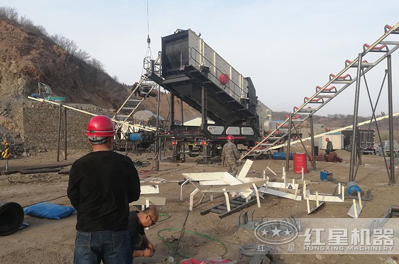 大型移動石子機(jī)設(shè)備抵達(dá)客戶現(xiàn)場