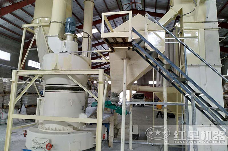 菲律賓客戶現(xiàn)場(chǎng)雷蒙磨粉機(jī)近景圖