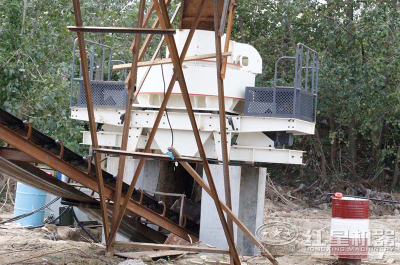 制砂機(jī)，主要用于打砂