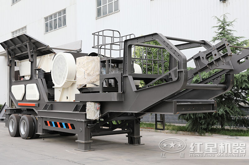 流動(dòng)打石頭機(jī)配置顎式破碎機(jī)