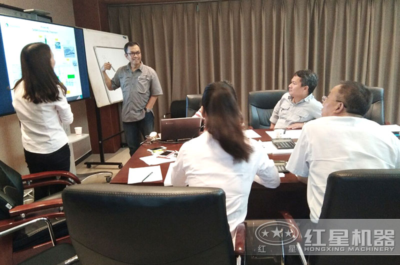 客戶來廠直接面對面交流，量身設計生產方案