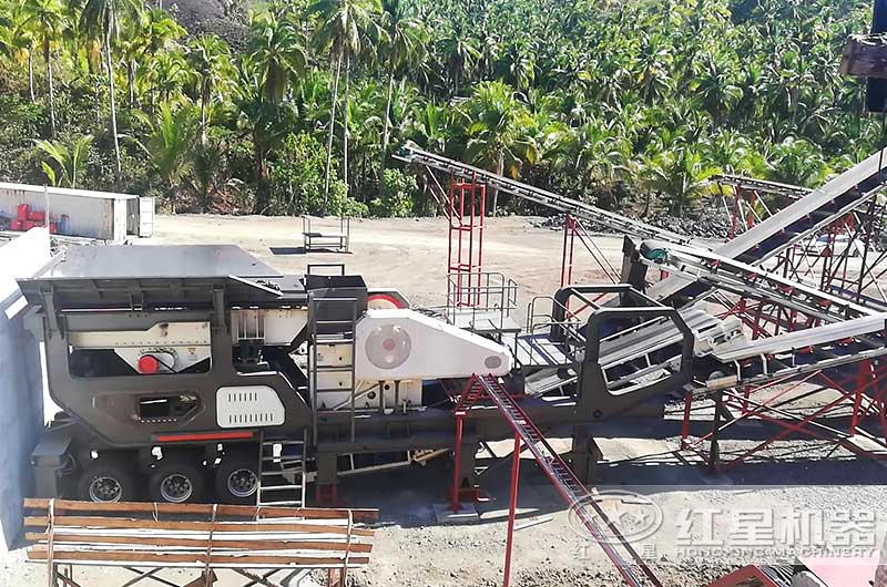 移動式鄂破機作業(yè)現(xiàn)場圖