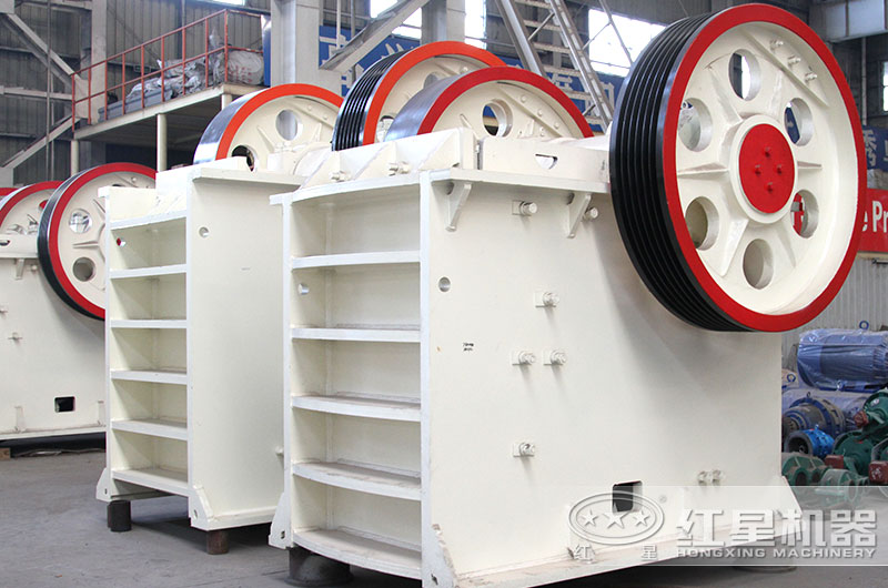 初次加工設(shè)備，鄂式破碎機(jī)