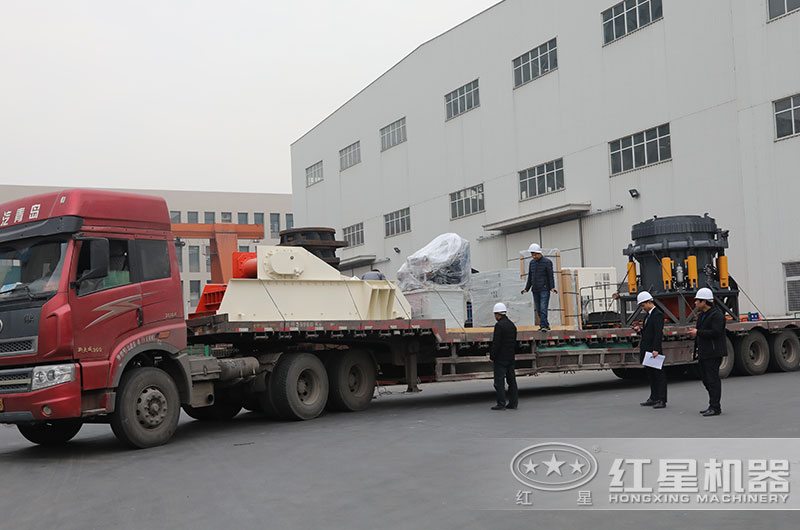 高產量碎石機裝車、發(fā)往江蘇