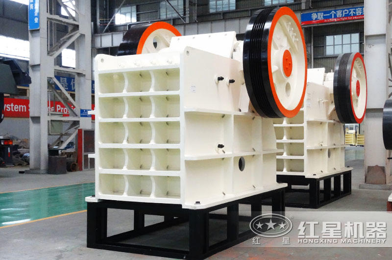 鄂式破碎機(jī)，破碎比大