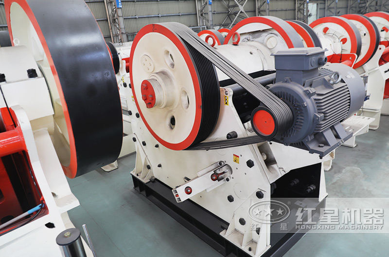 粗碎鄂式破碎機(jī)，破碎礦石力度強(qiáng)