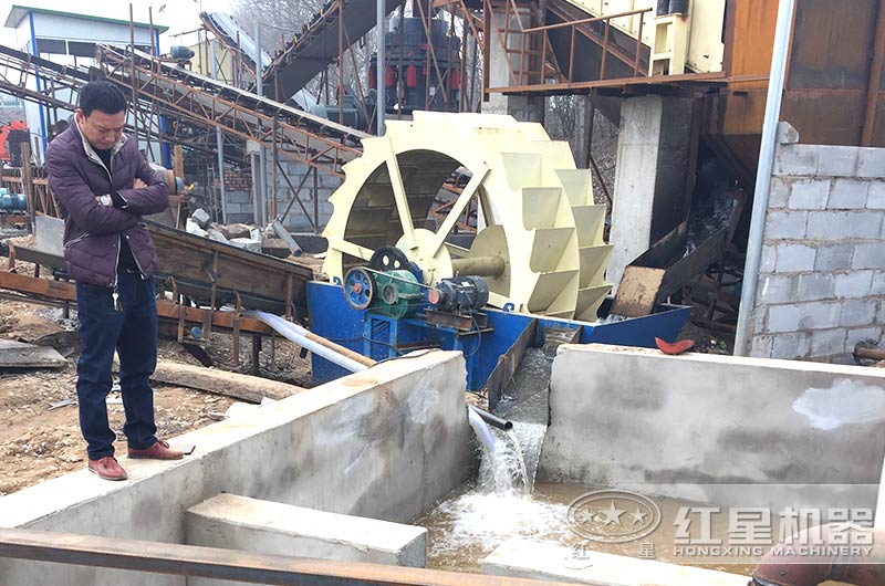 大型機(jī)制砂設(shè)備生產(chǎn)現(xiàn)場圖