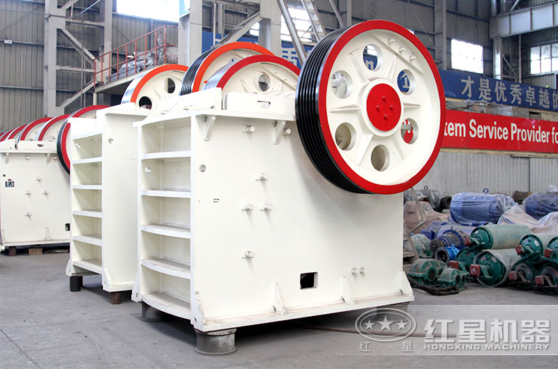 顎式破碎機(jī)圖片 顎式破碎機(jī)圖片