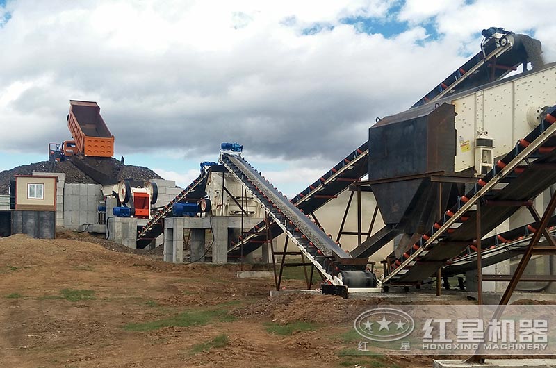 小型碎石機(jī)生產(chǎn)現(xiàn)場(chǎng)圖 小型碎石機(jī)生產(chǎn)現(xiàn)場(chǎng)圖