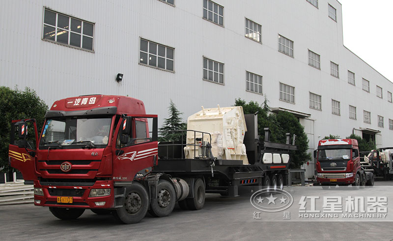 1315移動(dòng)式破碎機(jī)發(fā)貨 1315移動(dòng)式破碎機(jī)發(fā)貨