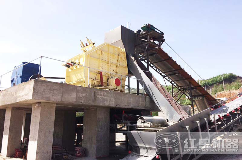 小型反擊式碎石機(jī)作業(yè)現(xiàn)場(chǎng) 小型反擊式碎石機(jī)作業(yè)現(xiàn)場(chǎng)