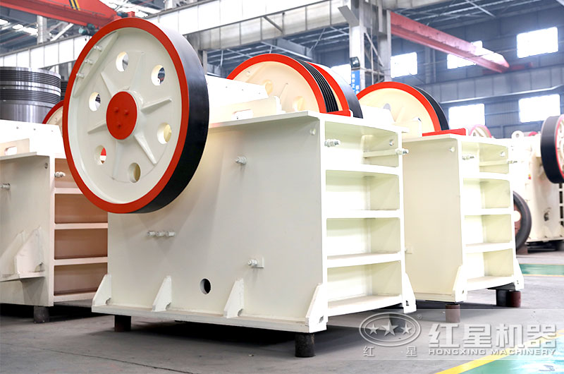 顎式破碎機(jī)體積小，破碎能力強(qiáng)