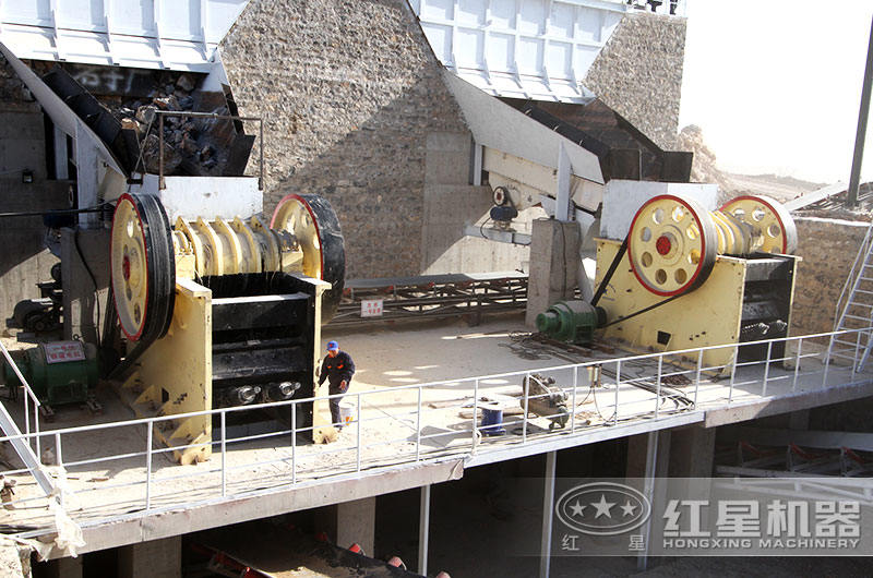 兩臺57顎破機助力大型砂石廠生產(chǎn) 兩臺57顎破機助力大型砂石廠生產(chǎn)