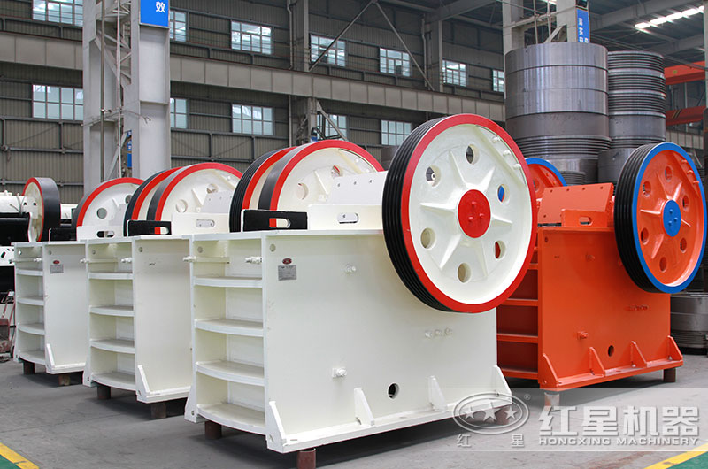 顎式破碎機(jī)廠家實(shí)拍圖 顎式破碎機(jī)廠家實(shí)拍圖