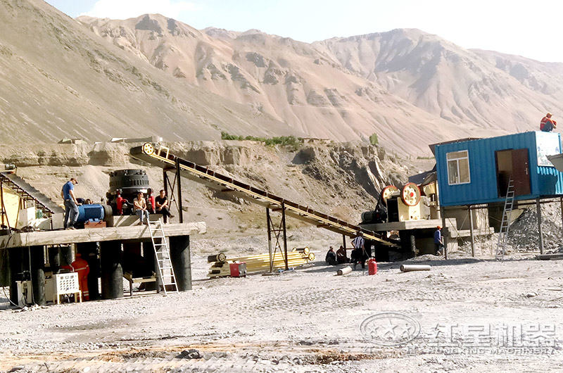 礦山粉碎設備生產現(xiàn)場