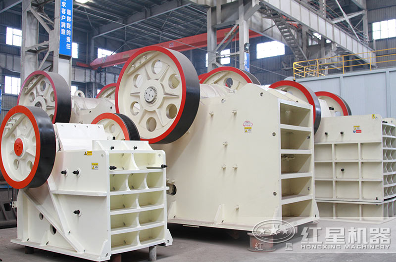 大石頭破碎機_顎式破碎機廠區(qū)實拍圖 大石頭破碎機_顎式破碎機廠區(qū)實拍圖