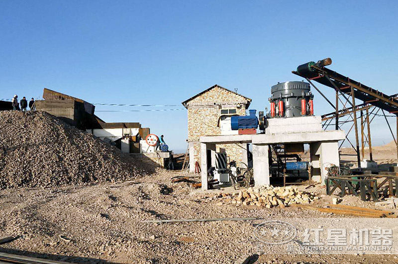 石子破碎機(jī)生產(chǎn)現(xiàn)場(chǎng) 石子破碎機(jī)生產(chǎn)現(xiàn)場(chǎng)