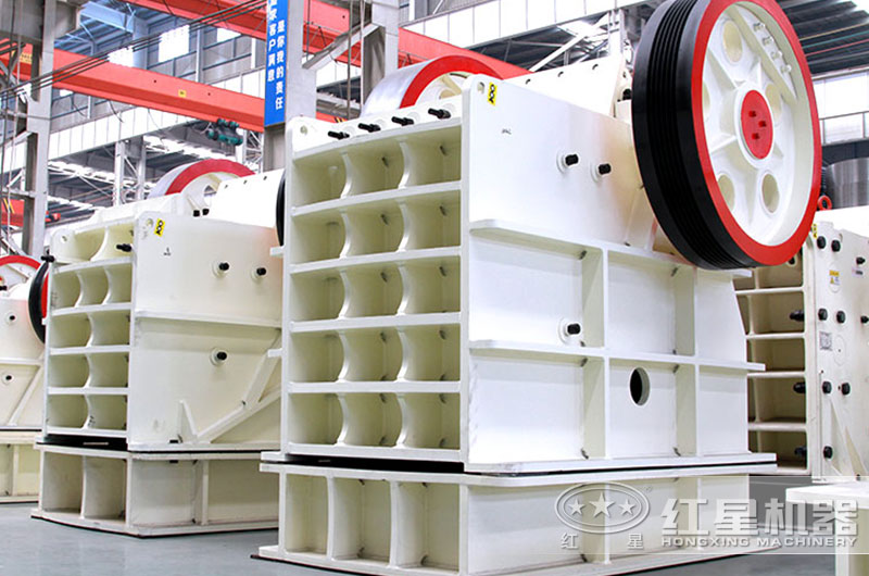 大型顎式破碎機(jī)車間實(shí)拍圖 大型顎式破碎機(jī)車間實(shí)拍圖