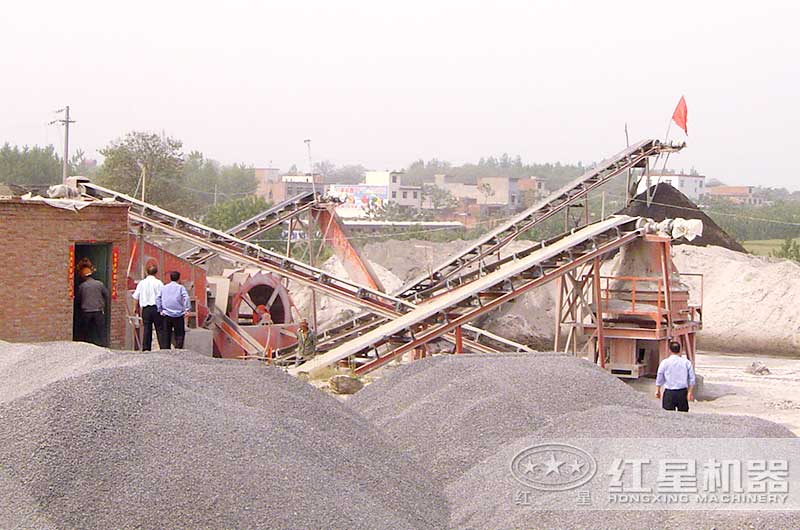 制砂生產(chǎn)現(xiàn)場(chǎng) 制砂生產(chǎn)現(xiàn)場(chǎng)