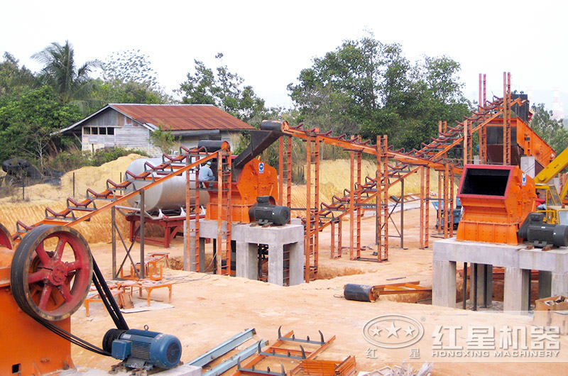 反擊式破碎機(jī)生產(chǎn)現(xiàn)場