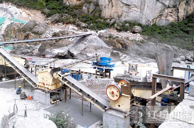 鄂破機(jī)生產(chǎn)現(xiàn)場