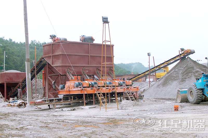 大型對輥制砂機(jī)生產(chǎn)現(xiàn)場圖 大型對輥制砂機(jī)生產(chǎn)現(xiàn)場圖